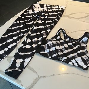 Pink.  Matching set. Sports bra n seamless leggings/tights. Large.